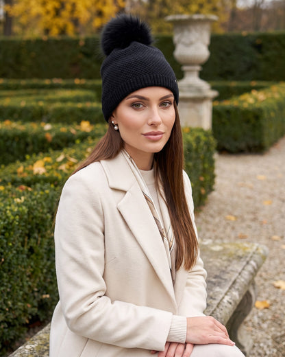 Czapka zimowa damska Bona — na modelce