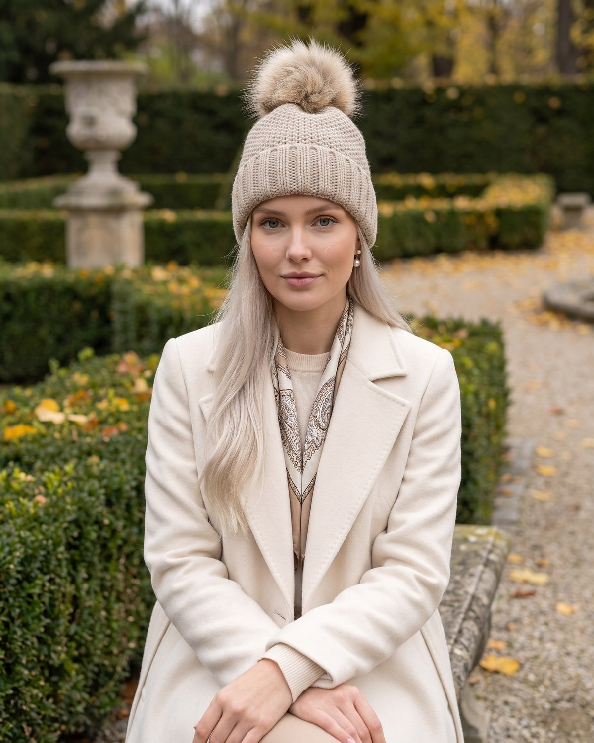 Czapka zimowa damska Ida — na modelce